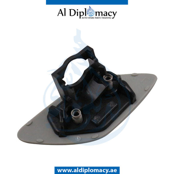 Right HEADLIGHT WASHER COVER for BMW 3 Series E92 (2005-2013) models, Part Number T-61677171660