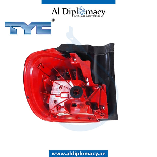 Right STOPLIGHT for Mercedes-Benz GLA Class X156 (2014-2020) models, Part Number TYC-1569062058