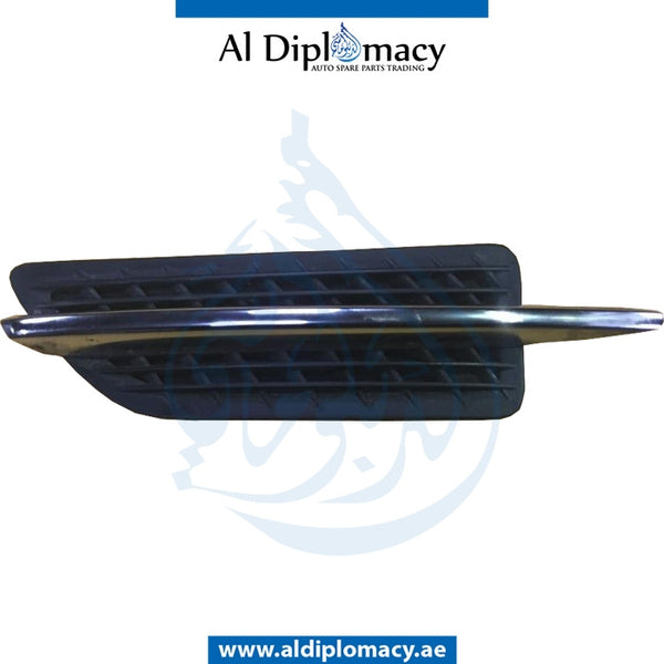 Front Left FENDER Grille, WITH CHROME for Mercedes-Benz SLK Class W172 (2011-2020) models, Part Number UN-1726900379