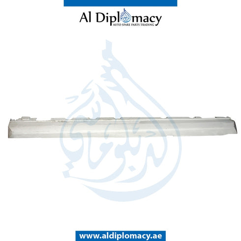 Right SIDE STEP for Mercedes-Benz C Class X204 (2010-2015) models, Part Number UN-2046981654