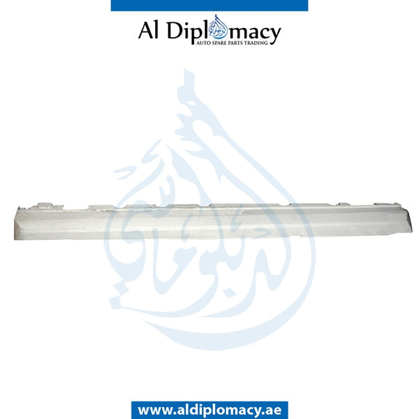 Right SIDE STEP for Mercedes-Benz C Class X204 (2010-2015) models, Part Number UN-2046981654