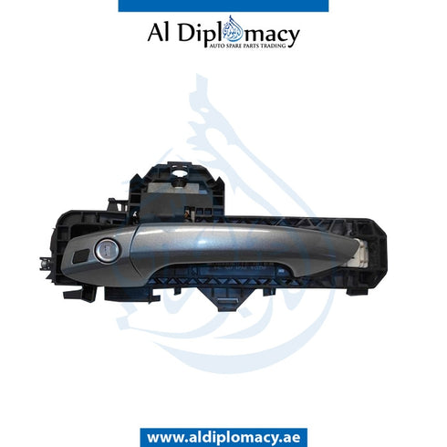 Left DOOR HANDLE BRACKET for Mercedes-Benz C Class W204 (2007-2015) models, Part Number UN-2047600534