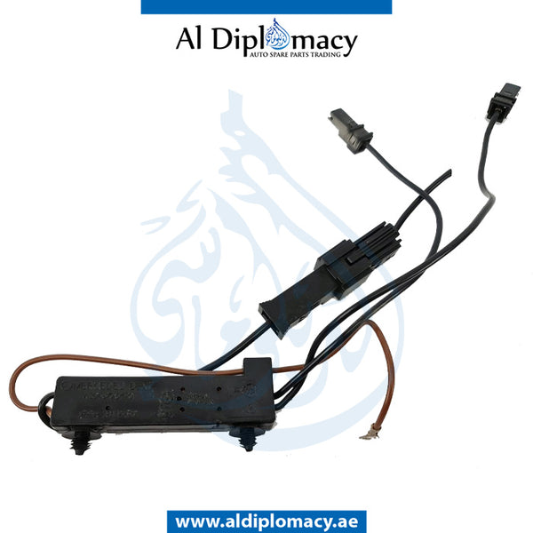 Right Lower AERIAL ANTENNA Amplifier, C-pillar for Mercedes-Benz C Class W204 (2007-2015) models, Part Number UN-2048708490