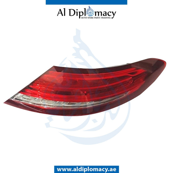 Right STOPLIGHT for Mercedes-Benz C Class W205 (2015-2021) models, Part Number UN-2059066400