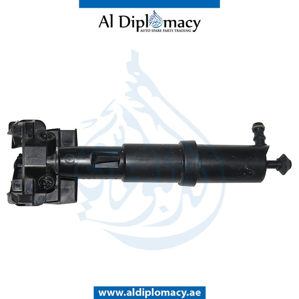 Right HEADLIGHT WIPER NOZZLE for Mercedes-Benz E Class W210 (1996-2002) models, Part Number UN-2108600647