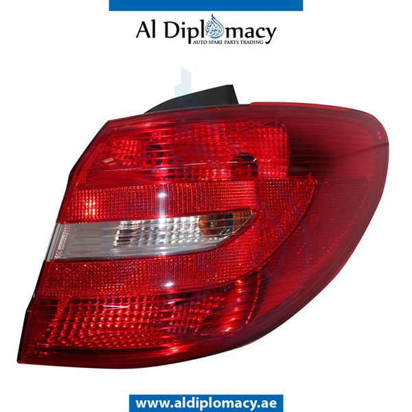 Right STOPLIGHT for Mercedes-Benz B Class W246 (2011-2019) models, Part Number UN-2468200264