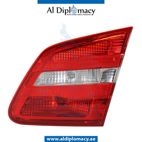 Right TRUNK LID STOPLIGHT for Mercedes-Benz B Class W246 (2011-2019) models, Part Number UN-2468200864