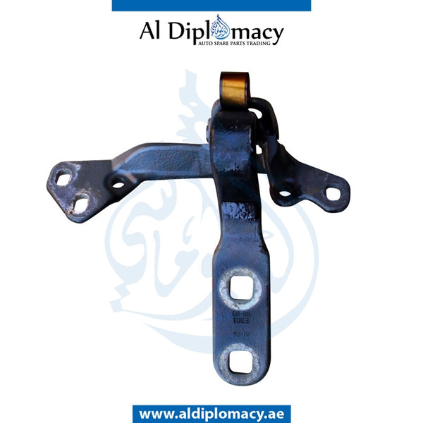 Right TRUNK LID HINGE for BMW X6 Series E71 (2008-2014) models, Part Number UN-41007202864