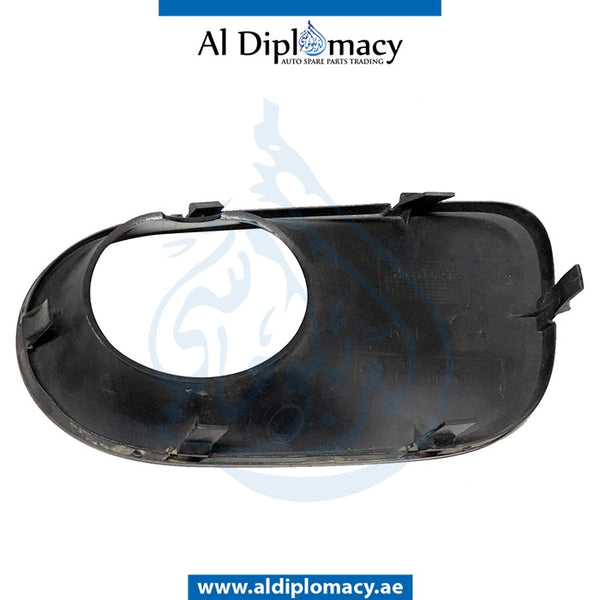 Right FOG LAMP FRAME for BMW X5 Series E53 (1999-2006) models, Part Number UN-51117111764