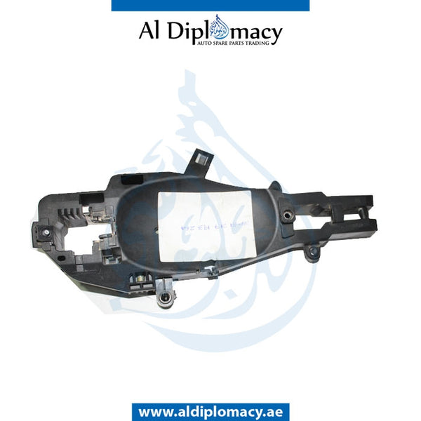 Right DOOR HANDLE CARRIER for BMW X3 Series E70 (2006-2013) models, Part Number UN-51217193264