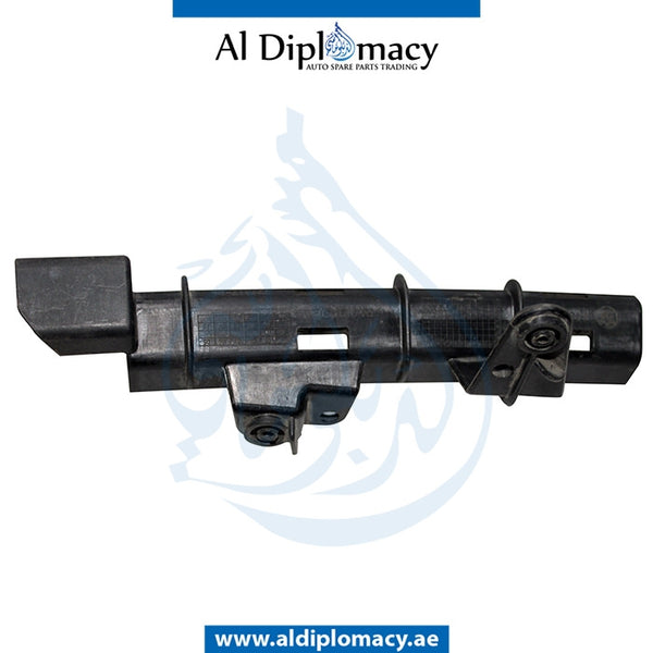 Right READ DOOR WINDOW GUIDE BRACKET for BMW X5 Series E70 (2006-2013) models, Part Number UN-51357185220