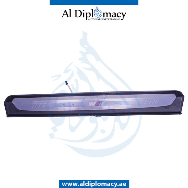 Right DOOR ENTRANCE COVER for BMW 8 Series G14 (2018-2023) models, Part Number UN-51478076666