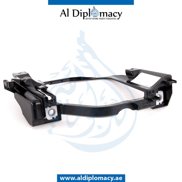 Right HEADLIGHT BRACKET for BMW 5 Series E60 (2004-2010) models, Part Number UN-63126936090