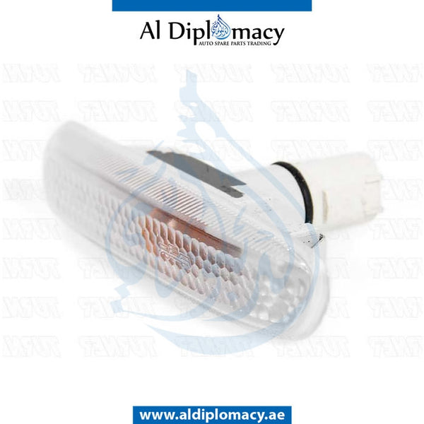 Right TURN SIGNAL LAMP for BMW 3 Series E46 (1998-2005) models, Part Number UN-63132228592