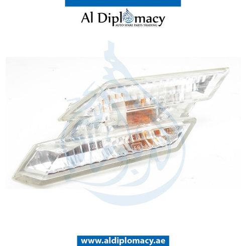 Right TURN SIGNAL Lamp, M6 for BMW 6 Series E63 (2003-2010) models, Part Number UN-63137165810