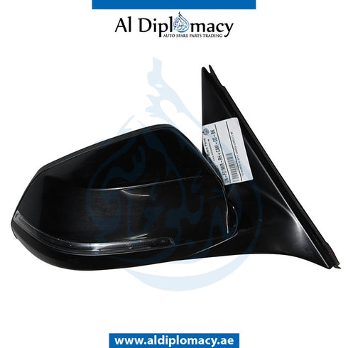 Right Mirror, WITH Camera, Black, COMPLETE for BMW 7 Series F01 (2008-2015) models, Part Number UN-F01MIR-RH+CAM-CO-BK