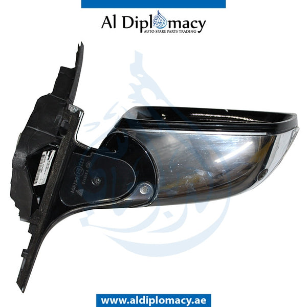 Right Mirror, WITH Camera, Black, COMPLETE for BMW 7 Series G11 (2015) models, Part Number UN-G11MIR-RH+CAM-CO-BK