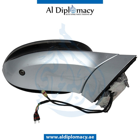 Right Mirror, WITH Camera, Black, COMPLETE for BMW I8 models, Part Number UN-I8MIR-RH+CAM-CO-BK