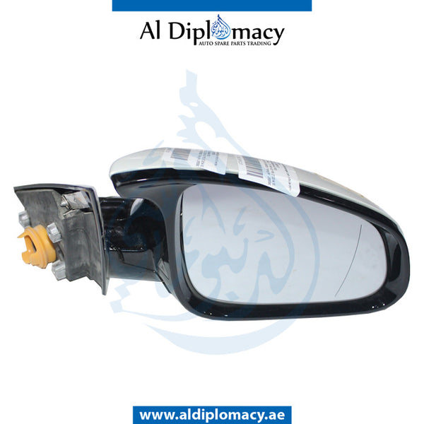 Right Mirror, WITH Camera, White, COMPLETE for BMW 4 Series F83 (2017-2020) models, Part Number UN-M4MIR-RH+CAM-CO-WH