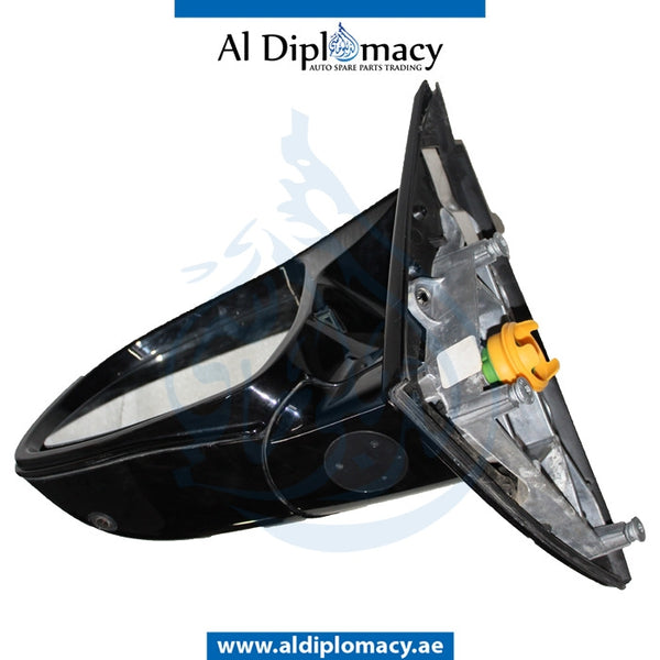 Left Mirror, WITH Camera, White, COMPLETE for BMW X6 Series F86 (2014-2019) models, Part Number UN-X6/F86MIR-LH+CAM-CO-WH